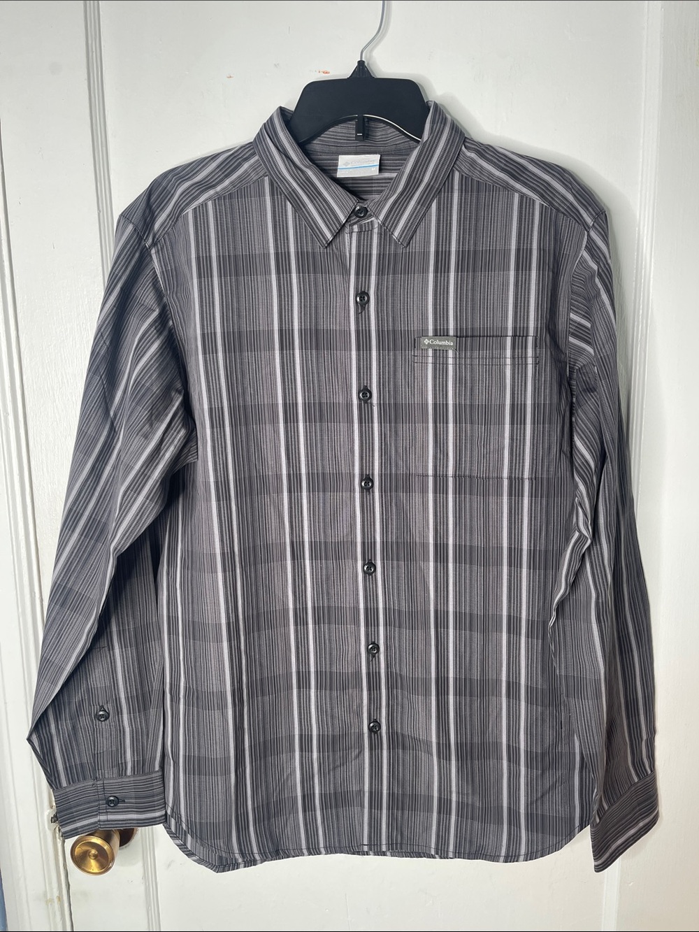 Columbia Men’s Dress Shirt Medium Gray Plaid Long Sleeves Cotton Button Front